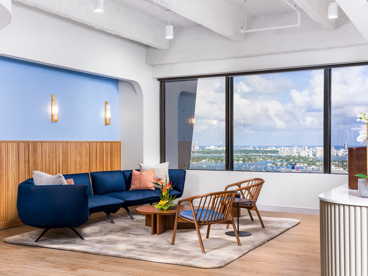 VirtualViewIn's tweet image. Elevate your brand with high-resolution photography. This stunning shot of @JAMSADR  Miami captures modern design and vibrant city views in perfect detail.
#VirtualViewInside #HighResolutionPhotos #JAMSMiami #MiamiPhotography #ProfessionalSpaces