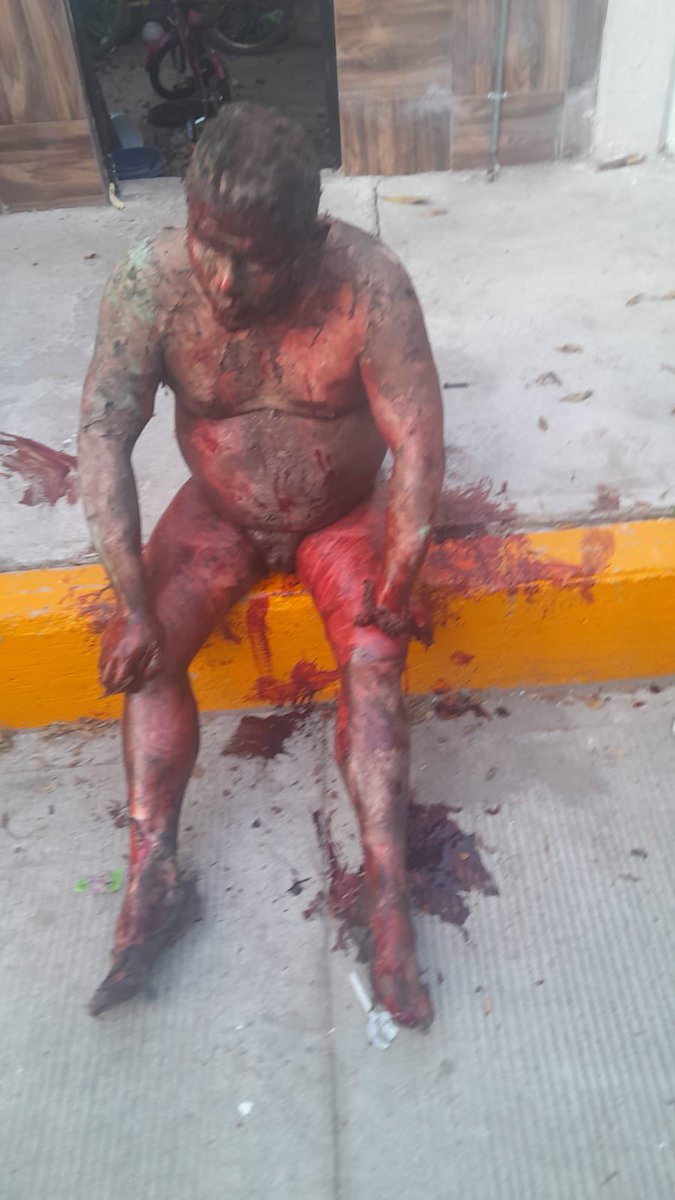 GaboOrtega73's tweet photo. Explosión de polvorín deja 4 adultos y 2 menores y 6 viviendas dañadas. Ocurrió en cerrada 2 de marzo y Sor Juana Inés de la Cruz col. Olmedo II
#Chimalhuacán #Edomex https://t.co/02yfR34gIo