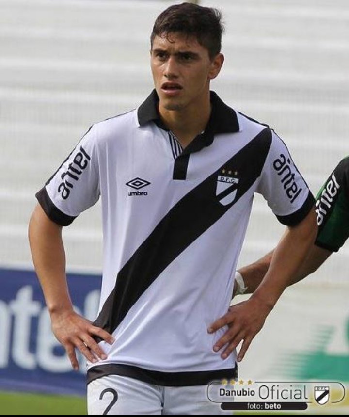 MartinDelPinook's tweet photo. ‼️🚨 ÚLTIMA HORA 

Como adelantamos Emiliano "Indio" Velázquez, es nuevo jugador de Danubio.
Tremenda alta para el conjunto granjeado. https://t.co/nvCqVlRkgl