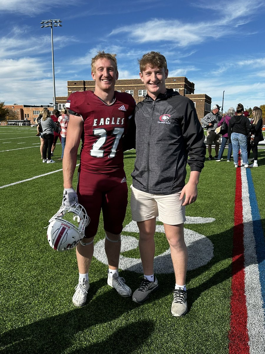 becker_pohlman1's tweet image. I am excited to announce my commitment to Chadron State College! I look forward to the opportunities in the classroom and on the football field. Thank you to everyone who has supported me throughout my education and football career!! #RollEags #FamilyTies