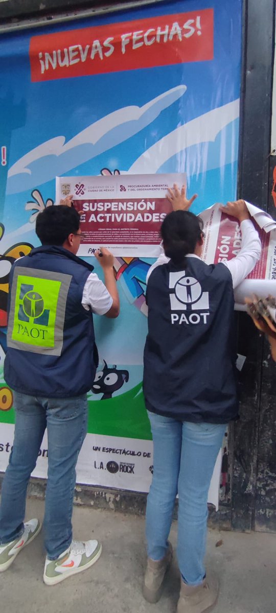 PAOTmx's tweet photo. Esta tarde, personal PAOT colocó sellos de suspensión de actividades al inmueble catalogado por #INBAL y en Área de Conservación Patrimonial, ubicado en Colima 316, Roma Nte, por realizar trabajos de demolición y reestructuración🧱⚒️ al interior sin los permisos correspondientes. https://t.co/8v916sUW4X