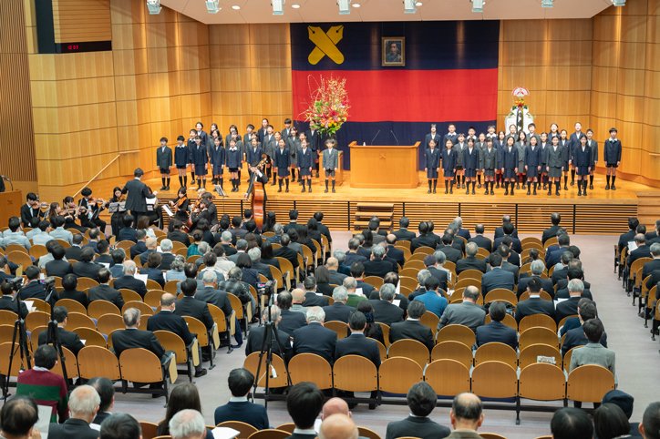 1月10日、「第190回福澤先生誕生記念会」を三田キャンパス西校舎ホール