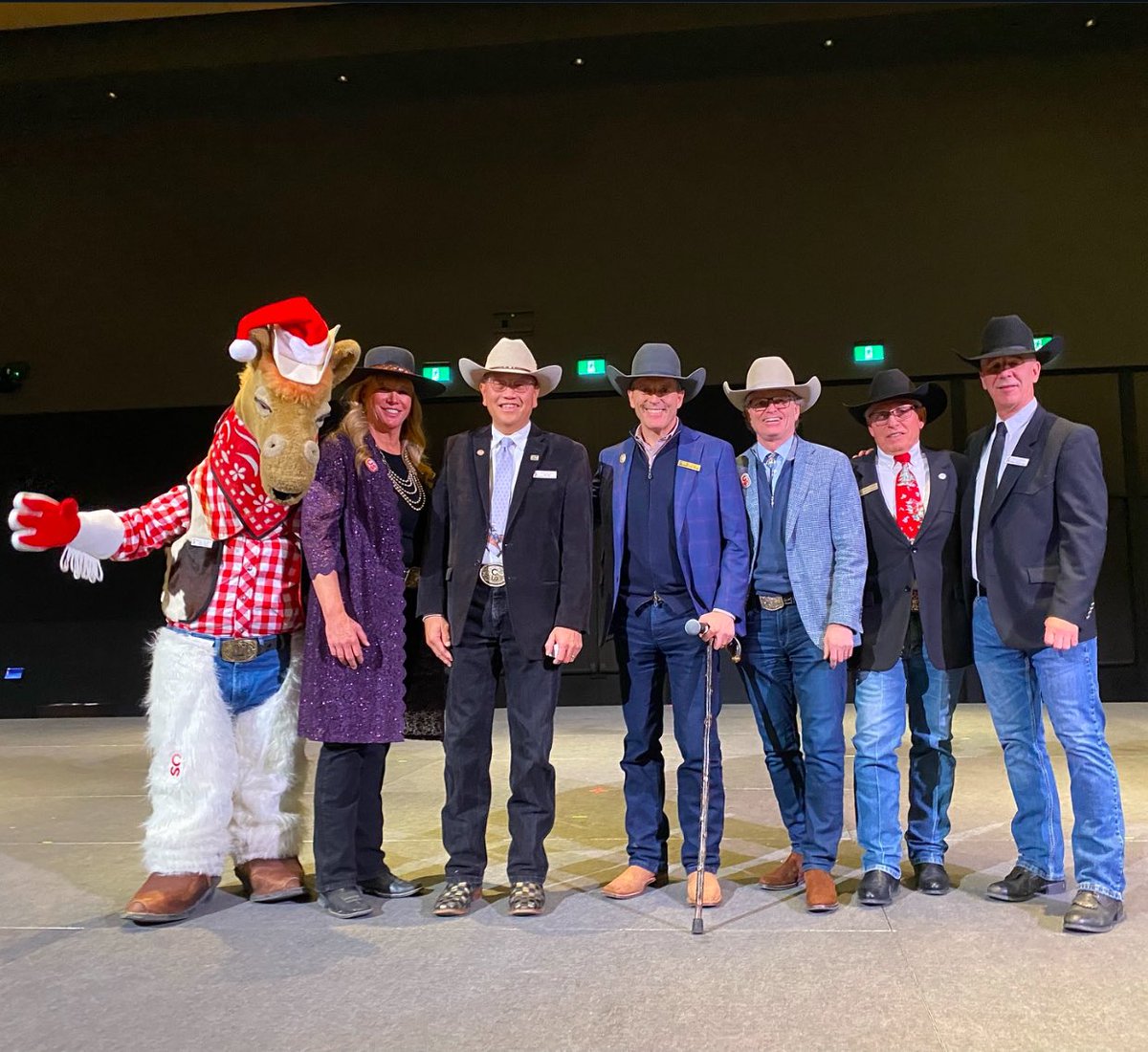 Harry The Horse tweet media