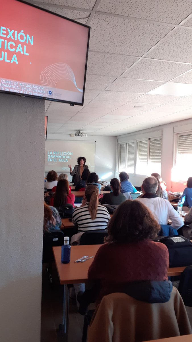 Ayer inicié la primera sesión del "Curso de actualización gramatical en Secundaria" del <a href="/cepmalaga/">CEP de Málaga</a>. ¡Una experiencia estupenda! Gran grupo de profes con ganas de aprender y crecer. 📝✨@infouma <a href="/umadivulga/">UMA Divulga</a>  #FormaciónDocente #Educación