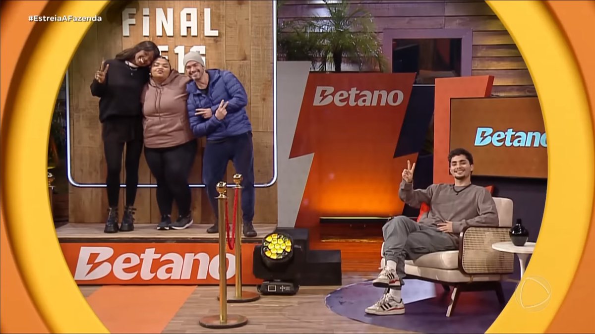 archivecw1's tweet photo. 🔥 Dinâmica de apontamento 🔥

A reta final já chegou e está na hora de atualizar os pódios!

Nessa dinâmica os casais devem montar seu pódio, informando o 🥈 e 🥉.
Além disso, devem dizer o casal que não querem ver chegar à final 🚫. 

(Justifiquem) https://t.co/TfMgVyq05n