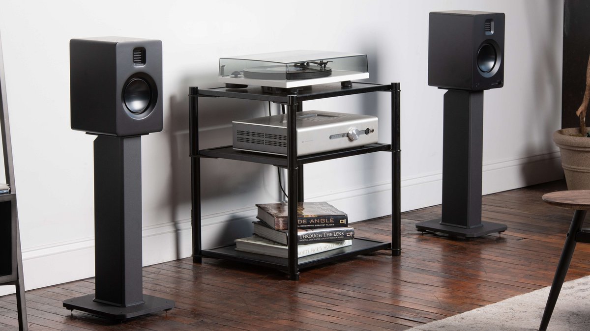 kanjitsu_denki's tweet photo. #新製品 #KantoAudio
フロアスタンディング スピーカースタンド
🔹SPシリーズ🔹
トッププレートのスイング角度調整
支柱内にケーブル収納
🔹SXシリーズ🔹
より重厚で堅牢なボディ
高精度な制振性能
フィラー充填対応
こちらは 本日より発売開始です❗️
🔻商品詳細
https://t.co/4dgkUv4SZg https://t.co/4zABExBDGJ