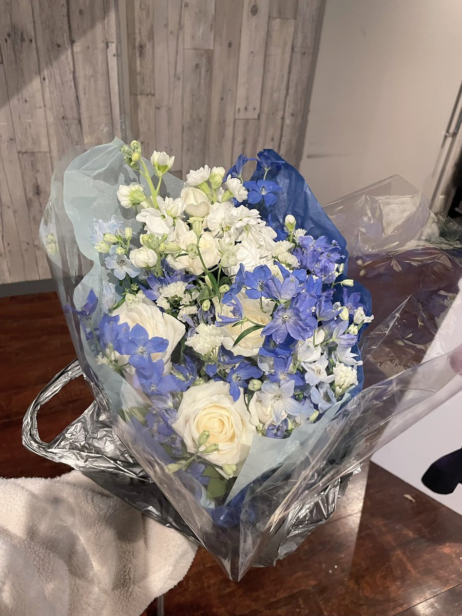 pp_myc's tweet photo. ♡.*･｡┈┈┈┈┈┈┈┈┈┈┈｡･*.♡

企画③ 花束💐
水色、青色、白色をメインにしました
企画④ ケーキ
ミニパネルのイラストを使用しました
企画⑤ アルバム(写真撮り忘れました)
メッセージと皆様の思い出のチェキを載せさせていただきました！

♡.*･｡┈┈┈┈┈┈┈┈┈┈┈｡･*.♡ https://t.co/xOC45LcxBj