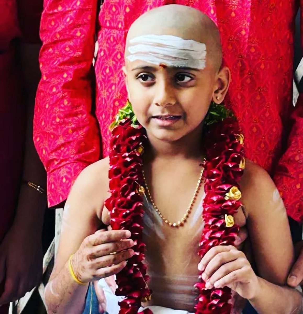 VedaGhosham's tweet photo. 🔥🔥🔥🔥🔥🔥🔥

🚩 VEDA GHOSHAM ANNOUNCES🔔

Preparatory Shastra class for fathers before their sons' Upanayana (Poonal/Munj/Janeu/Jenjenum/Odugu) (On Zoom)

🕉️ Are you planning your son's Upanayana (Poonal) in 2025 ?🚩

If you want to know ...
🔅How, as a father, should you prepare yourself for your son's Upanayana?
🔅What are the day-wise rituals and deep meaning of each step?
🔅What do our Vedic Rishis tell us about conducting this ceremony?
🔅How to prepare your son for the same?

Then register immediately on this form link  - 📌  https://t.co/AzgUhasian

🚩 Saturday, 18th Jan 2025, 6.30 pm to 09.30 pm IST - English Lecture via Zoom

- Camera must be ON. Those with video off will be removed from the class
- Appropriate attire is mandatory - Panchakacha, Madisar/saree with forehead adorned as per your Sampradaya 

No charges or class fees

The Zoom link will be sent only on your email on the day of the class in the morning with some important guidelines before you attend🖥️ 

Please share this message with like-minded Asthikas in your circle and help spread Dharma 🚩

 https://t.co/6BdHGUOuDH

🕉️