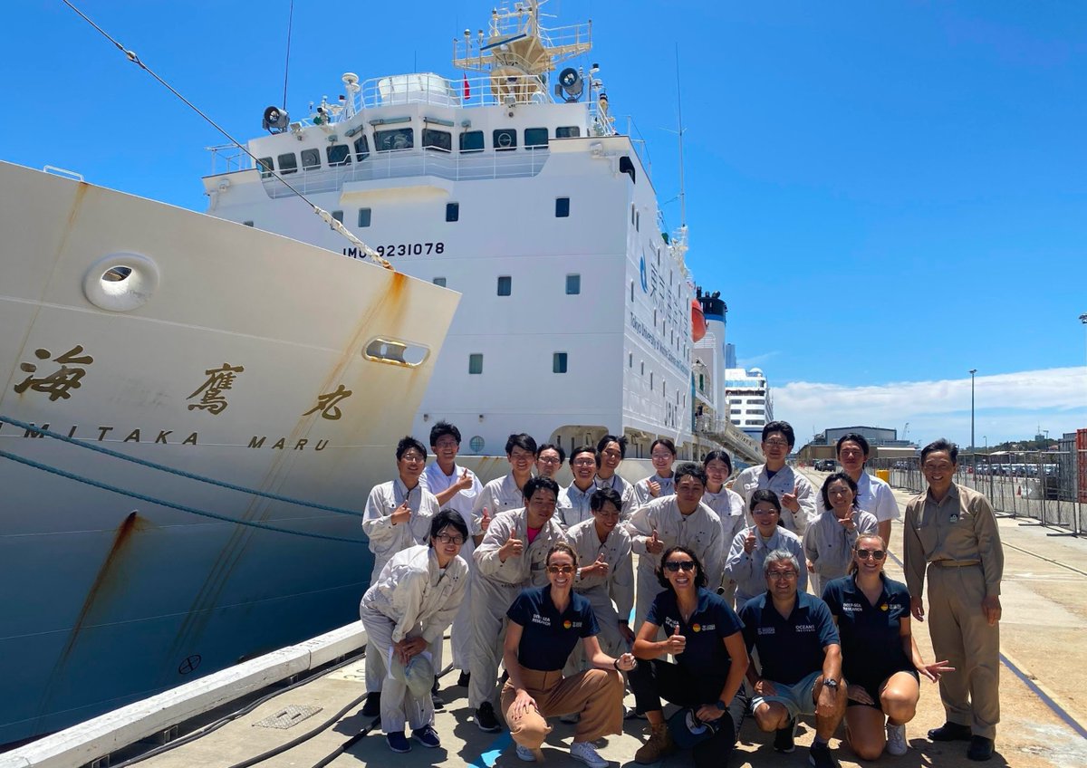 オーストラリア大使館 Australia in Japan (@australiainjpn) on Twitter photo 南極海航海に向かう東京海洋大学の練習船「海鷹丸」の皆さん、フリーマントル港へようこそ。⛴️
西オーストラリア大学Deep-Sea Research Centreと同大学の包括協定締結後、深海に関する共同研究や交流が活発に行われていてうれしく思います。
<a href="/tumsat_official/">東京海洋大学【公式】</a> <a href="/deepseauwa/">Deep Sea Research Centre</a> 南極海航海に向かう東京海洋大学の練習船「海鷹丸」の皆さん、フリーマントル港へようこそ。⛴️
西オーストラリア大学Deep-Sea Research Centreと同大学の包括協定締結後、深海に関する共同研究や交流が活発に行われていてうれしく思います。
<a href="/tumsat_official/">東京海洋大学【公式】</a> <a href="/deepseauwa/">Deep Sea Research Centre</a>