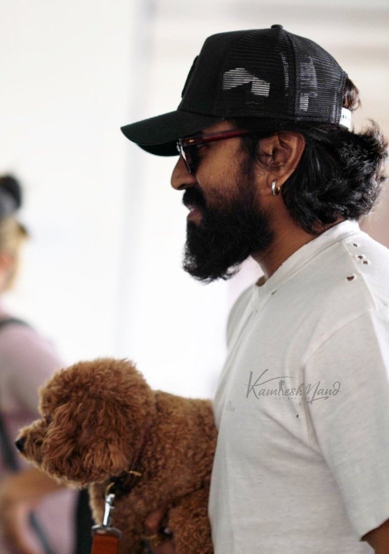 AlwaysChintuu's tweet photo. ని అభిమాని అన్న నేను అందువల్లే ఎవరు Reviews బ్యాడ్ గ రాసిన ,చెప్పిన నానో నేనె కుమిలి పోయాను తప్పా ఎవర్ని ఒక్క మాటకుడా అనలేదు .
నువ్వు మాకు నేర్పించిన సంస్కారం అన్న @AlwaysRamCharan 🙏. అది మాలో అలాగే ఉండిపోయింది.
#BlockbusterGamechager 🔥.
#GameChanger #RamCharan𓃵 https://t.co/pOFRw5h1Ei