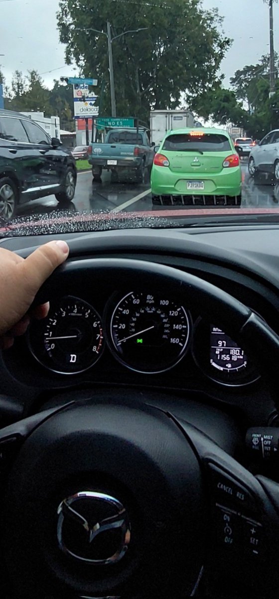 SalStuart24's tweet photo. @elbobwaits Pues si al menos fuera de agencia creo que podría alardear un poquito el mae pero más bien casi llega a los 200k kms su camioneta rodada. 🫣🫣 https://t.co/UEfSUwiQY2