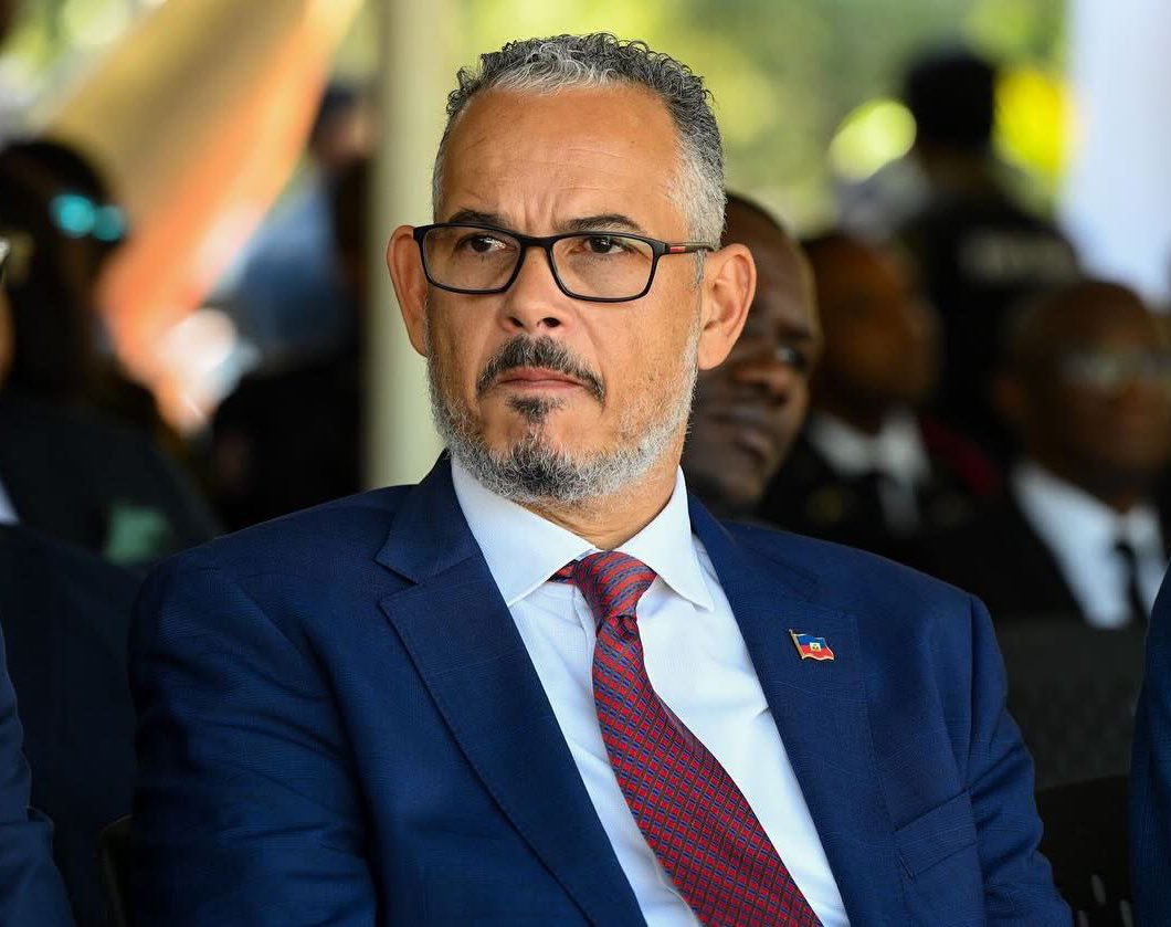 Konsey mw pou <a href="/citoyendidier/">Alix Didier Fils-Aimé</a>, Siw pa mete de kote foli sa ou genyen, pou REVOKE #NormileRameau a, pou fè ekip ou plezi, wap fini pi mal ke <a href="/ConilleGarry/">Garry Conille</a>.
Olye pouw retire tout nèg ki kowonpi yo dèyèw, Nou pito ap mete DG a an difikilte, poul pa rive sou Ekip nou.
Se pa posib sa.