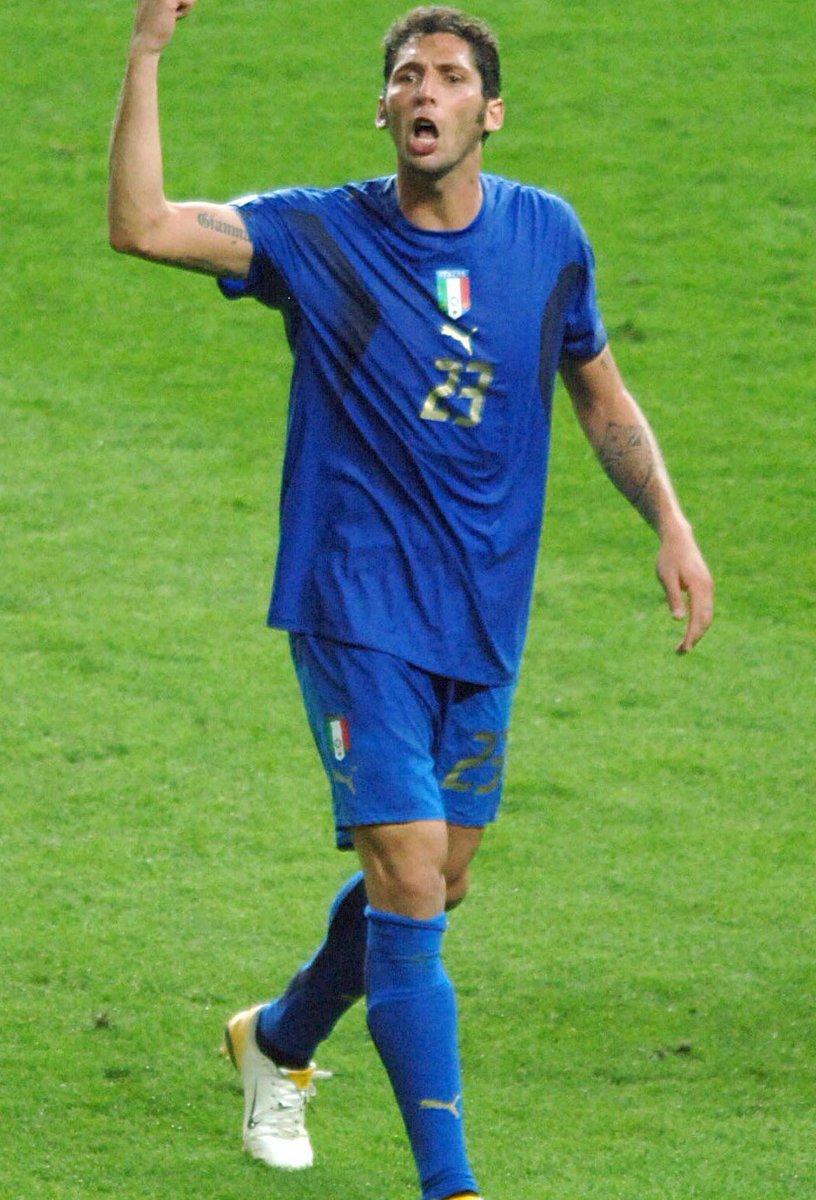 some inspos that helped me design some of those pieces