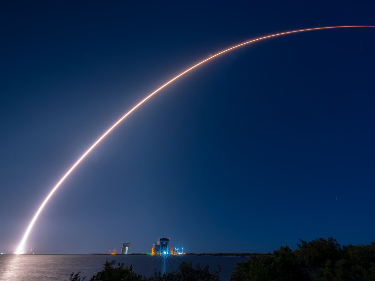 SLDelta45's tweet photo. "Fly me to the moon! Let my payloads go among the stars." -Frank Sinatra, probably 

SLD 45 supported the Falcon 9 launch of two lunar explorers. The science aboard will help @NASA prepare for future missions to the moon. 

🚀: Falcon 9 Blue Ghost Mission 1

2025 Launch Count: 6️⃣ https://t.co/deC54x5Wnc