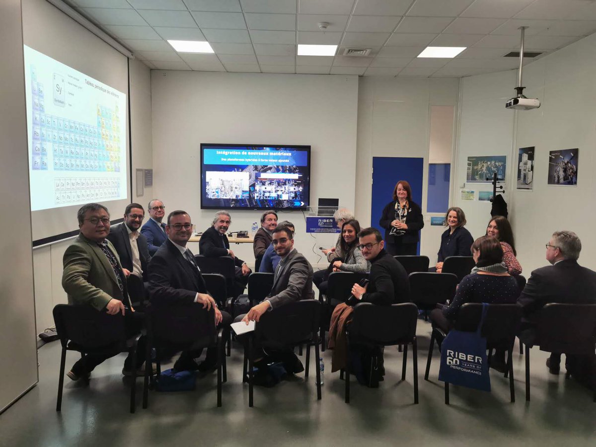 CEEVO95's tweet photo. #valdoise / #MEDEF95 / #CPME95 / #CCI_95 / #cyu / #Ceevo95 : Organisation par le CEEVO d'une visite de la Société #Riber, à Bezons, et échanges avec sa Présidente, Annie Geoffroy, pour évoquer les enjeux stratégiques dans le domaine des semi-conducteurs - https://t.co/ysXFbBxPGN https://t.co/wDZRf3LGyZ