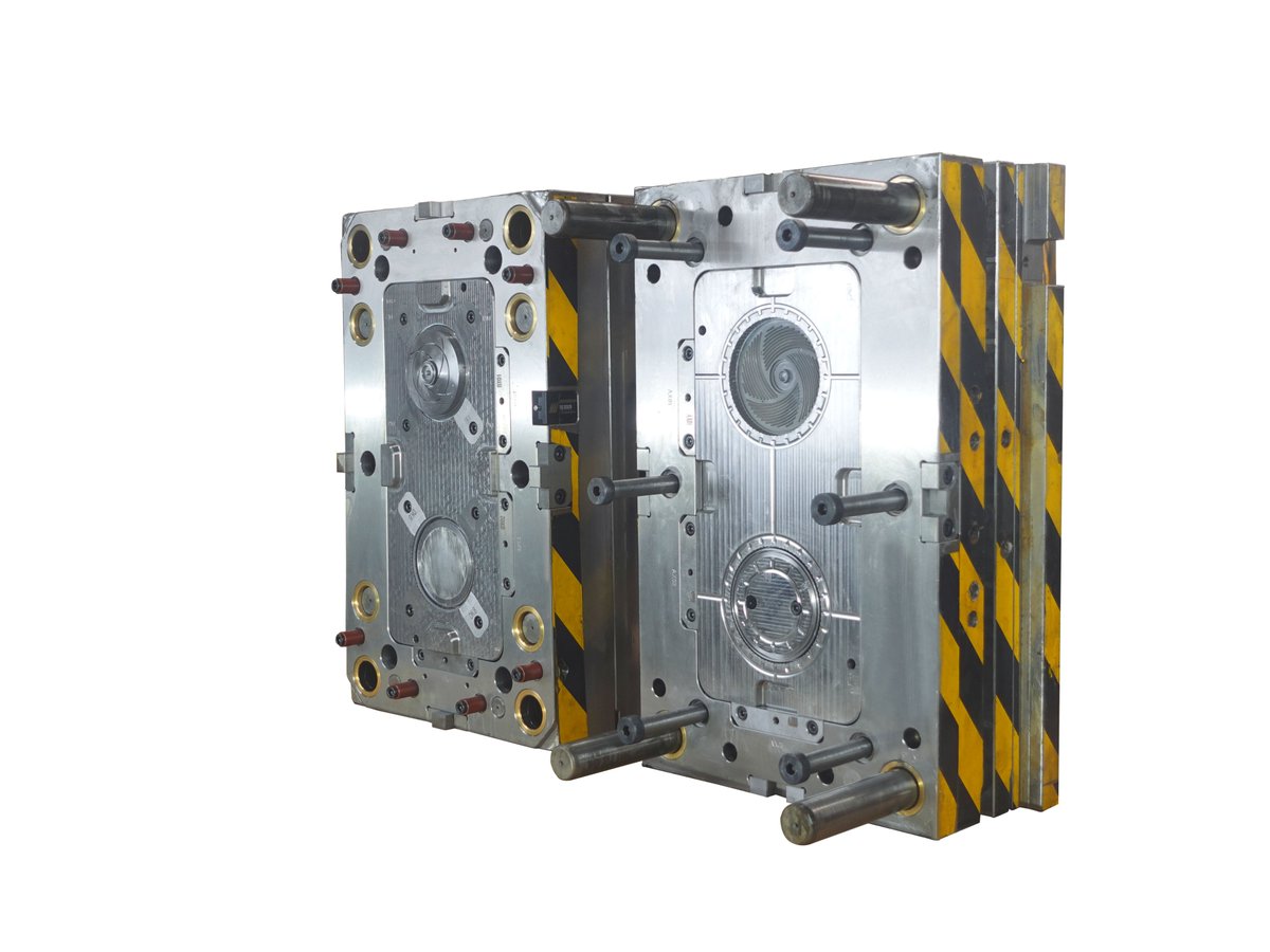 ImmetechLtd's tweet image. From digital blueprints to tangible prototypes, watch as ideas take shape in our design team.

#Immetech #MoldDesign  #PlasticMold #InjectionMolding #Precision #Mold #MoldMaking #MedicalDevice #MedicalMold #AutomotiveMold #AutomotiveInterior