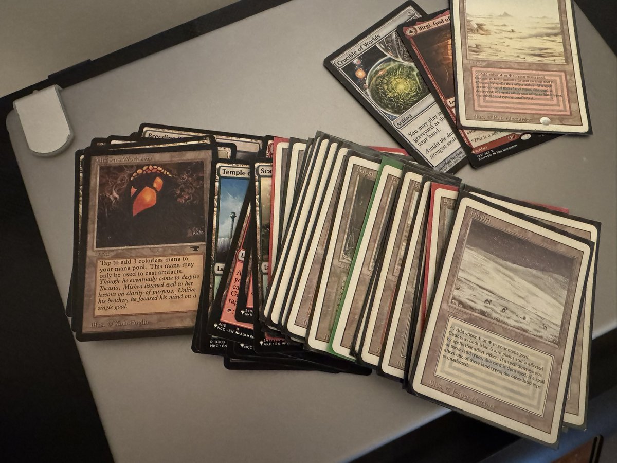 Rank4HT's tweet image. Sorting through an old pile and realizing this card is hanging around out of a sleeve freaked me the heck out 😅