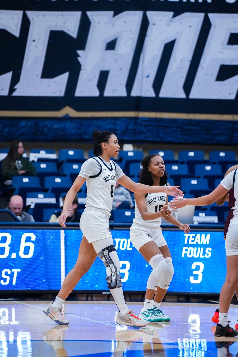 𝐕𝐢𝐜𝐭𝐨𝐫𝐲 𝐅𝐫𝐚𝐦𝐞𝐬 📸

#ClimbTheLadder // #BucStrong