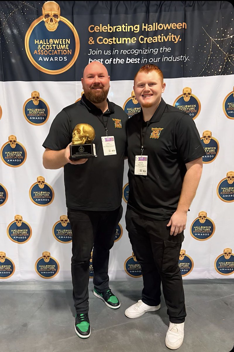 hallomoments's tweet photo. We are thrilled to announce the Pumpkin Glove Scraper, has been selected as the Winner - Most Innovative Product 2024(Open to all categories)  Halloween &amp; Costume Association Award 

https://t.co/HRmvcVNMz7

@Halloween_Assoc @BigredLJ #pumpkinglovescraper https://t.co/U6XbebiT8a