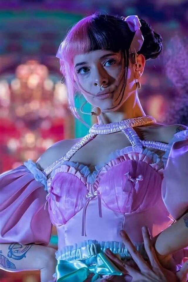 Exposing Melanie Martinez tweet media