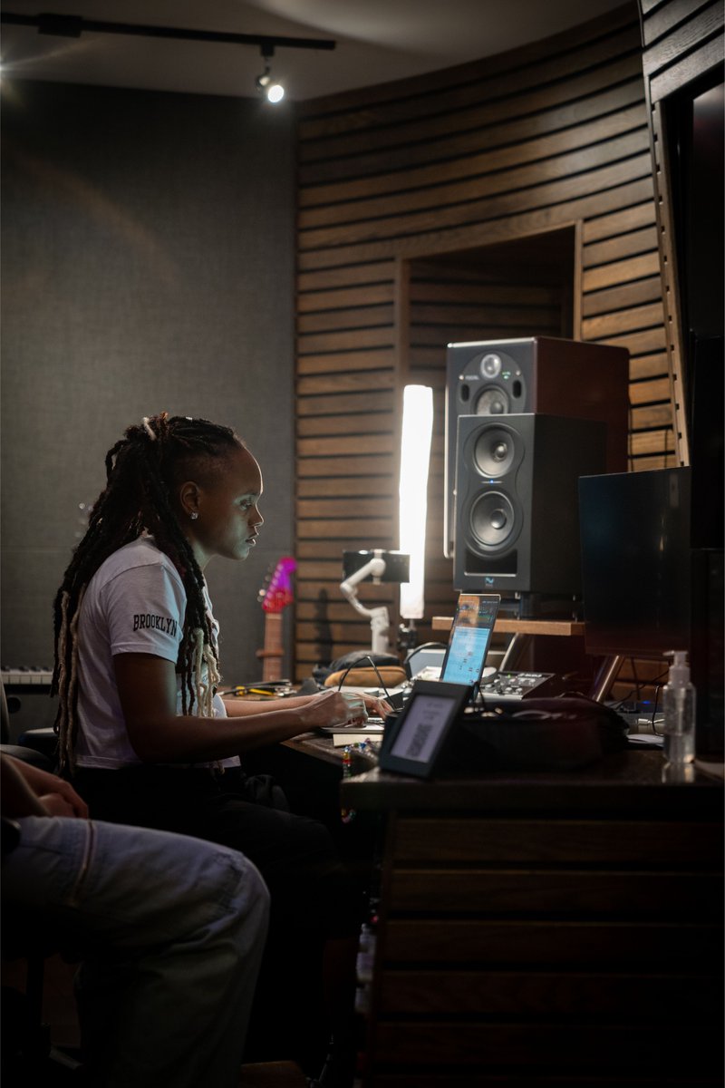 Ebonie Smith tweet media