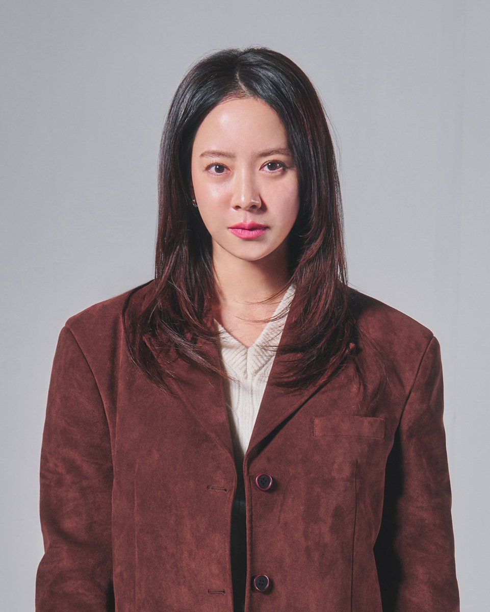 foreverjihyo's tweet photo. Song Jihyo will be one of the MC for the new JTBC program "Body Cam" alongside  Bae Sung-jae, Jang Dong-min etc

'Body Cam' is a program that vividly delivers urgent scenes and suffocating moments through body cam footage of firefighters and police officers. https://t.co/CPp07gyz9n