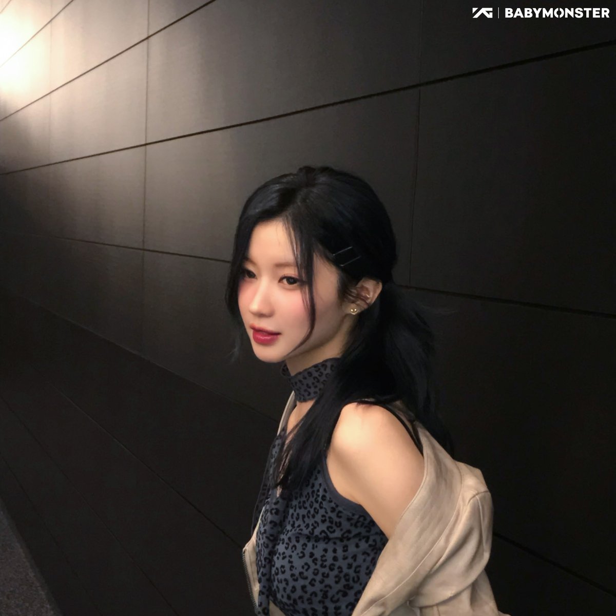 [📸] #BABYMONSTER_MEMORIES

.˚⊹⁺‧┈┈┈┈┈┈┈‧⁺ ⊹˚.

　#𝙰𝚂𝙰'𝚜 𝙼𝙴𝙼𝙾𝚁𝙸𝙴𝚂
　　𝚒𝚗 𝙹𝙰𝙿𝙰𝙽🤎💙

.˚⊹⁺‧┈┈┈┈┈┈┈‧⁺ ⊹˚.

eplus.jp/babymonster/

#ベビモンの思い出アルバム #BABYMONSTER #ベイビーモンスター #WokeUpInTokyo