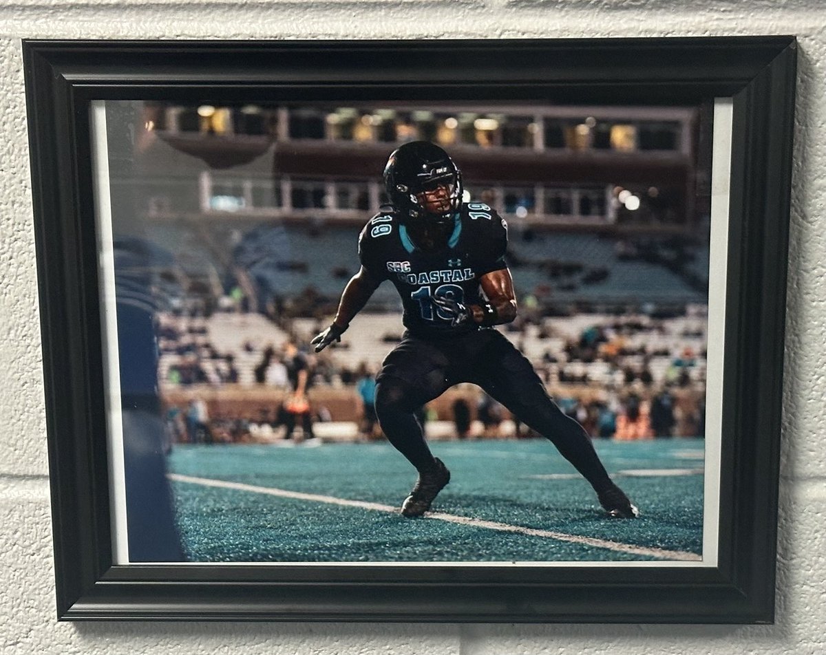 GeneralsFootbal's tweet image. 🦈🦈🦈🦈 #NavyNation