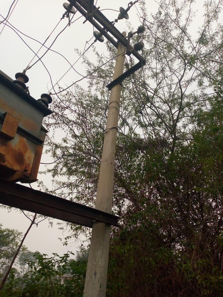 फतेहपुरा गांव में सिंगल फेस डीपी चोर ले गए रात करीब दो-तीन बजे के समथिंग