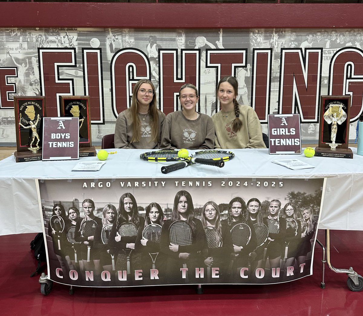 Great night meeting future Argonauts! 

Thanks to all of the Class of ‘29 students and families that braved the cold to come see Argo and hear about our class offerings and athletics/activities! 

Remember to sign up for Human Geography or AP Human Geography!

#ArgoTennis #APHG