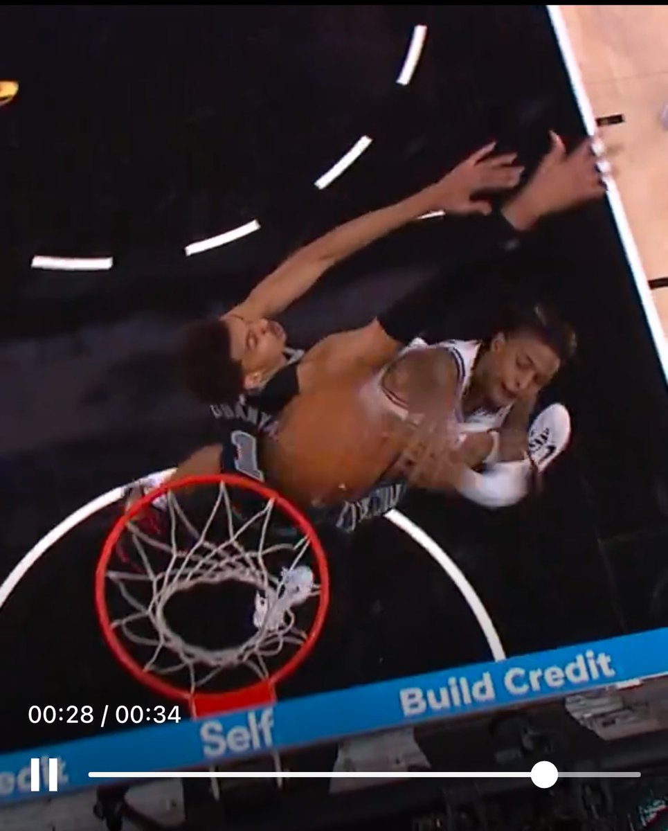 clcprrr's tweet photo. @The_Barftender Dude ain’t even touch the rim 😂 Cool play but he pretty much threw the ball in, not sure if it even qualifies as a dunk. Wish it counted. https://t.co/V221zZ8KRx