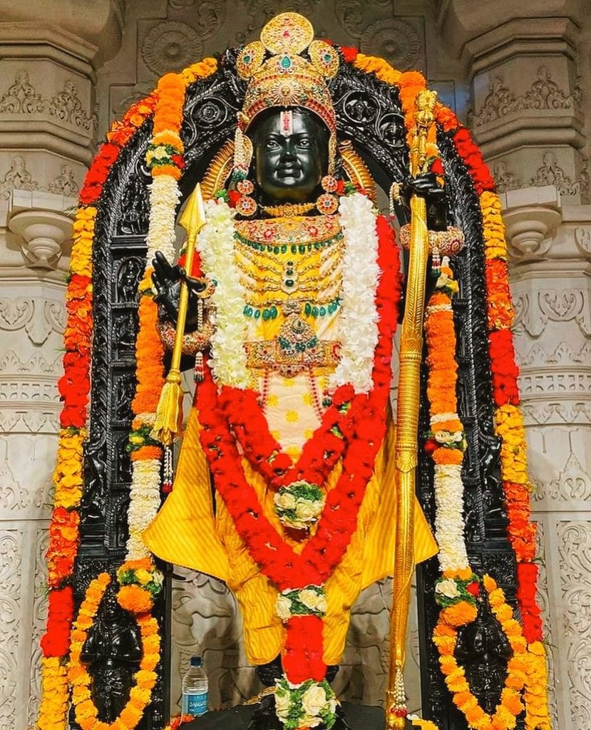 SARITA_BISHNOI2's tweet photo. श्रीरामचंद्र भगवान के चरणो मे सच्चा सुख और आनंद है। 

प्रभू सियावर रामचंद्र भगवान का आशीर्वाद सदैव बना रहे। 

जय श्रीराम जय बजरंग ❤️🚩 https://t.co/taZnB5DP6r