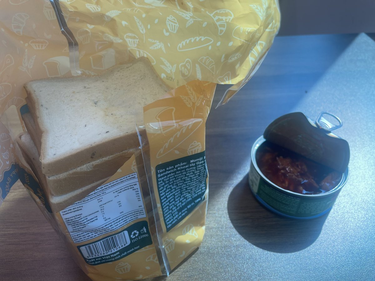 A busy working day and this is my lunch 
Dear friend I will reply you later 
Thanks 🥳
🔁↔️🔄