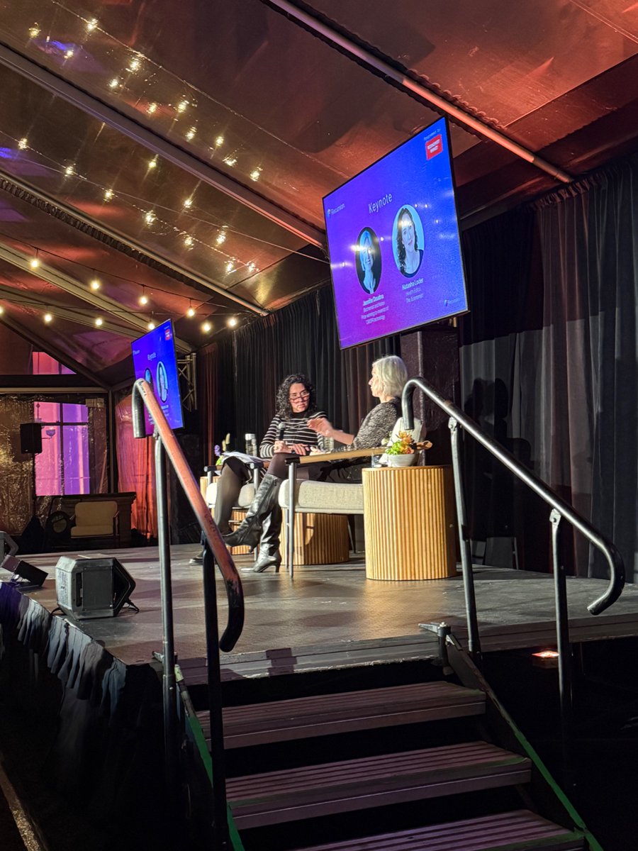 jrkelly's tweet photo. Jennifer Doudna at @RecursionPharma event -- we can engineer plants to grow faster, capture more carbon.   

Strong agree, tons we can do with plants.  Biggest blocker is regulatory — time to fix it w the new admin and get ag biotech startups going again in the midwest. https://t.co/PJifk52RAd