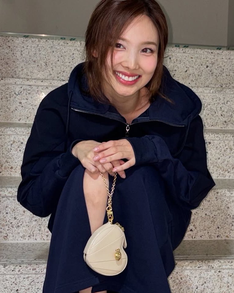 imnayeonarchive's tweet photo. https://t.co/g5OmDwLCax