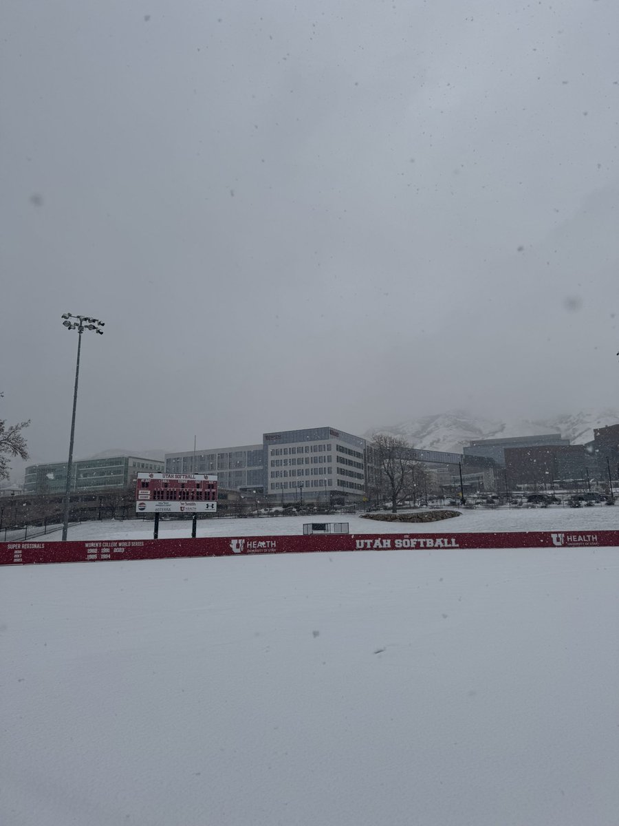 GBorovansky2027's tweet photo. I had a fun time at the @Utah_Softball camp last weekend! I really enjoyed seeing Salt Lake City, the campus, and enjoying a couple days of snow. Thank you @Courtmartinez9, @kaija_gibson, and Coach Hogue! https://t.co/jbuBt04plz