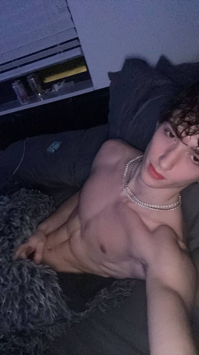 JJgonebad's tweet photo. Good night 🌘 , RT If would you like 
to join me in bed 😈 https://t.co/vokg4F0McS