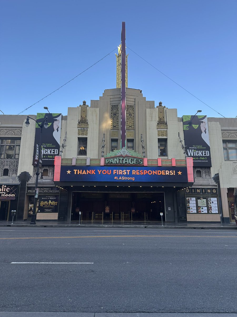 WalkofFameStar's tweet image. As they say, “the show must go on!” @Hollywoodpantagestheatre #LAstrong #lookforthehelpers ♥️ 📷 moi