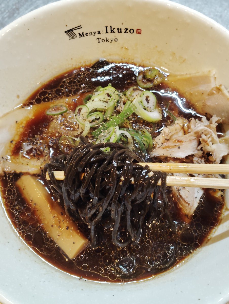 新メニューセカンド(*'▽') ついに富山ブラックラーメンにブラック麺