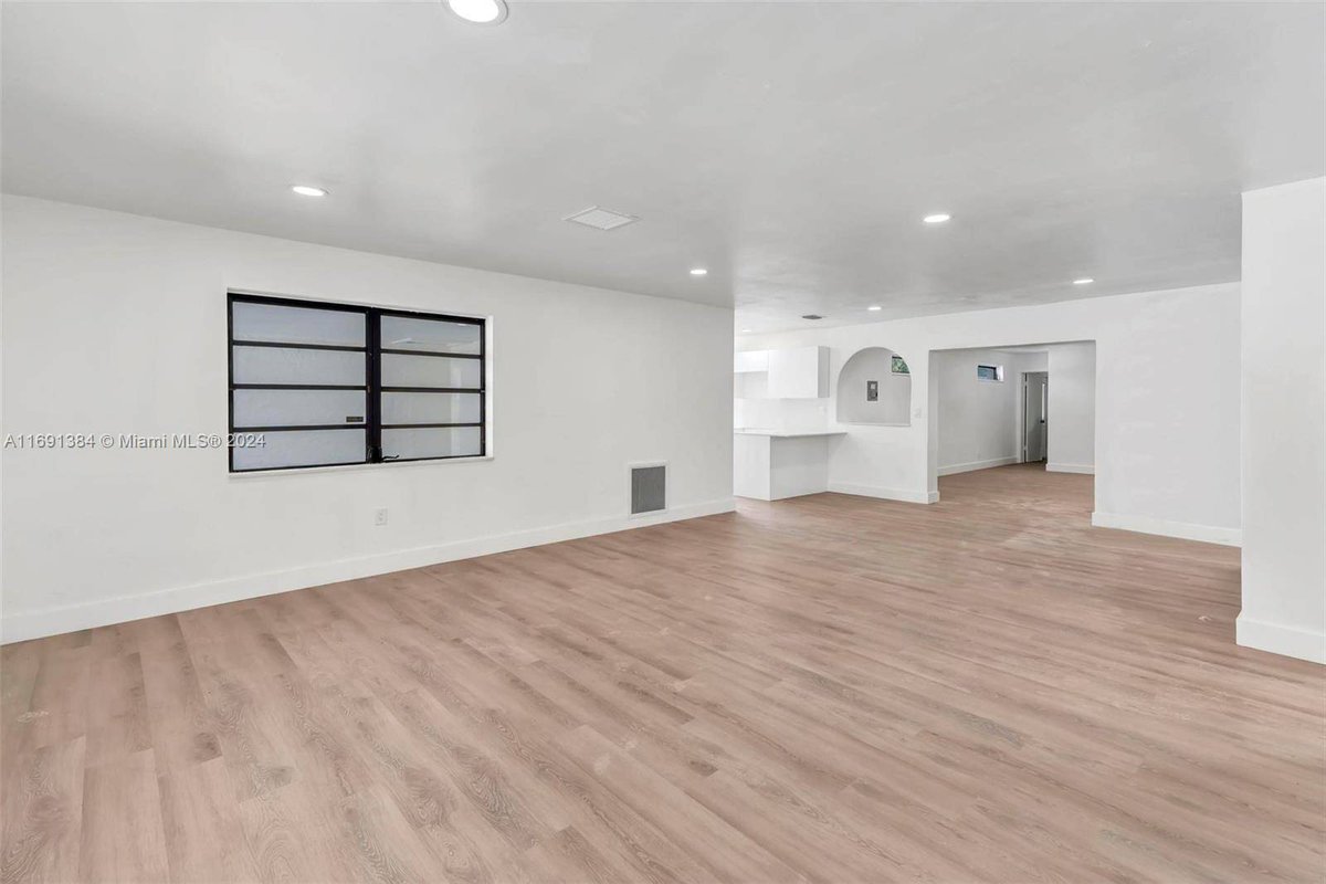 AlbertGTeam's tweet image. 440 NW 29th Ter, Fort Lauderdale, FL 33311 just sold! Contact us for assistance in doing the same with your property. It would be our pleasure to work with you.