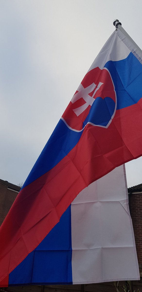 Today's flag comes from Slovakia....🇸🇰🇸🇰🇸🇰🇸🇰