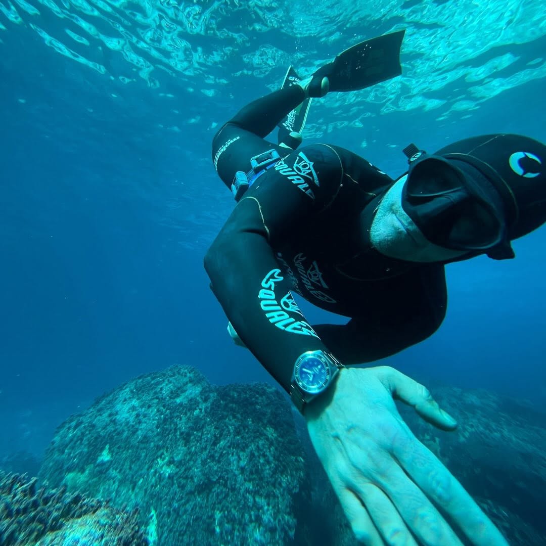 Gioiel_ROSSETTI's tweet image. Another action shot! Experience extreme lightness on your wrist like @vincenzo_ferri84 with his Master Titanium 120 ATM.

#Squale #chaseyourdepths
#GioielleriaRossetti
#SanBenedettodelTronto