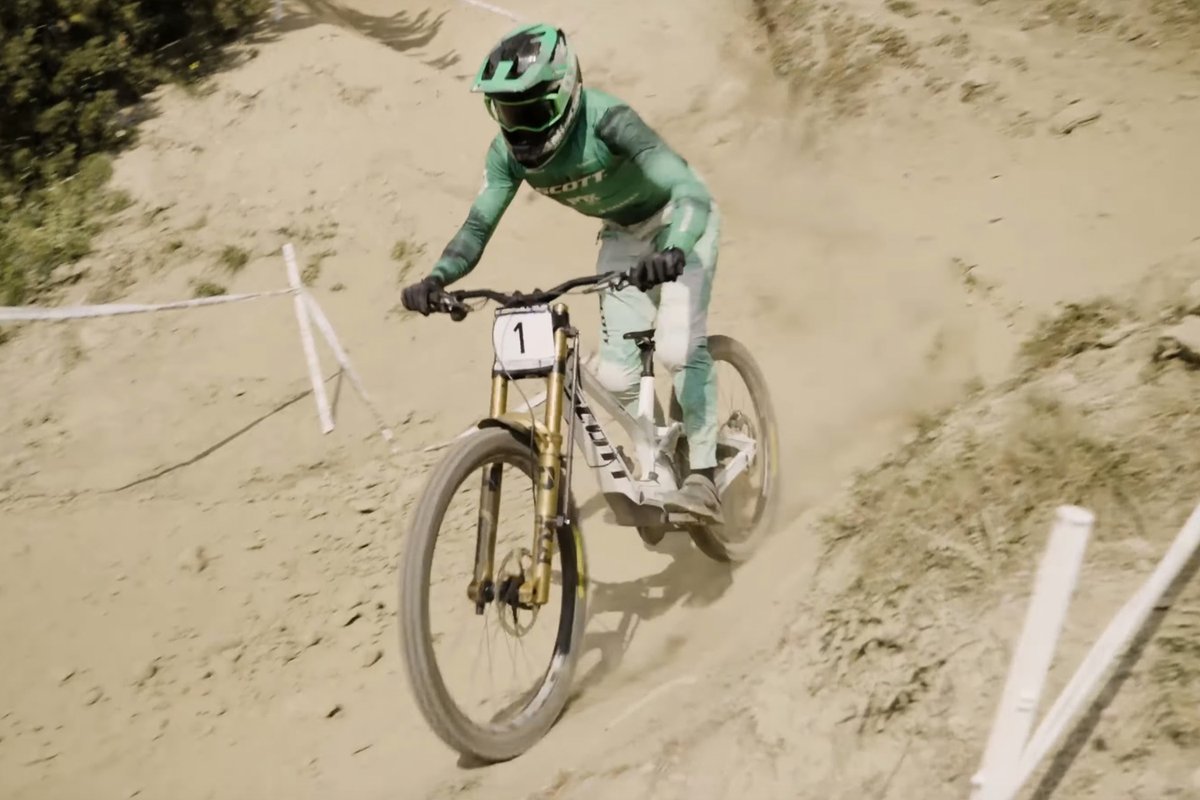 Natürlich mit integriertem Dämpfer: Scott Gambler-Prototyp gesichtet
mtb-news.de/news/scott-gam…
