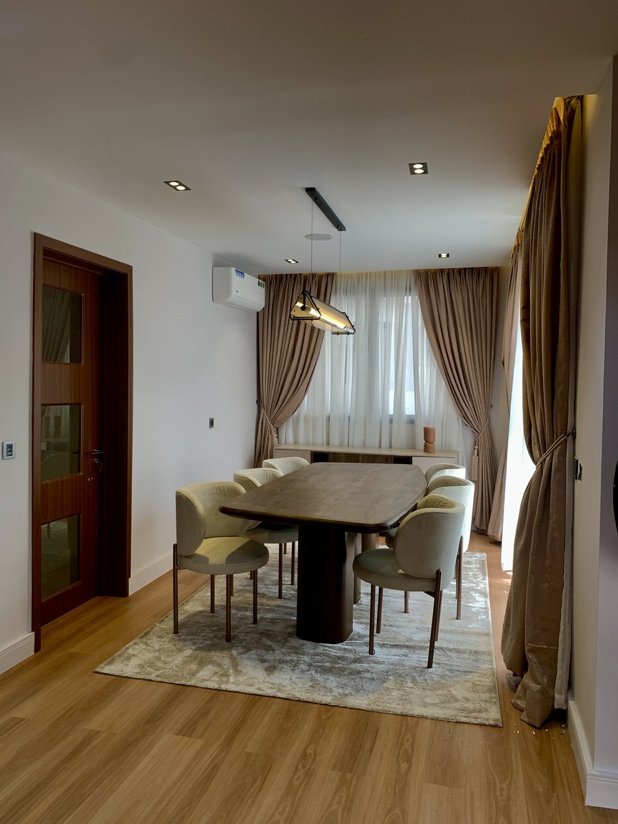 Mannyss_NG's tweet photo. Project LK1✨
.
.
Please RT,like and comment 
We are one dm away ✨

#interiordesign #livingroom #interiordesignerinlagos https://t.co/XQI1jl2ZUb