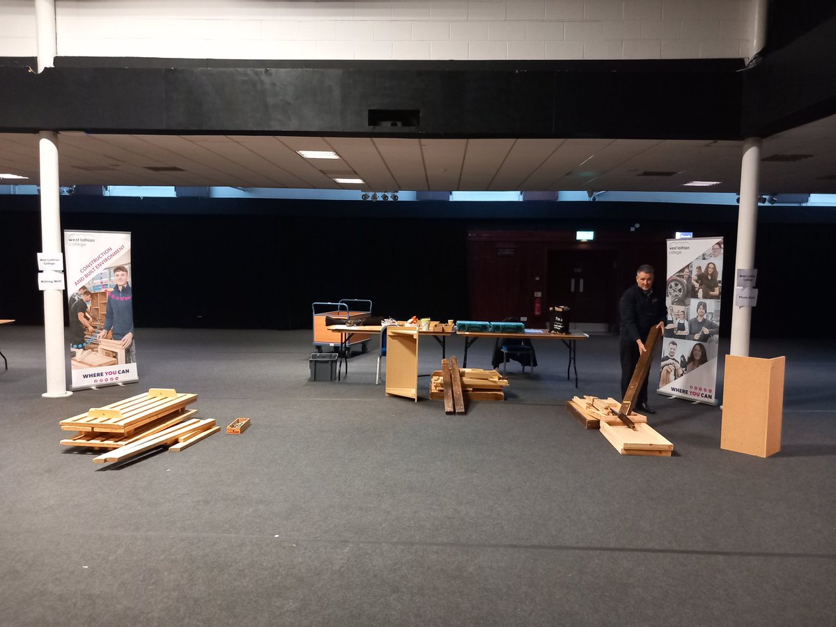 GraemeBinnie's tweet image. Stephen Cunningham from @WestLoCollege preparing activities for CABEC 2025 grand final at #02Academy.🪚⚒️🛠
S2/3 high school pupils from across Lothians participating in a wide range of #Construction challenges.
#WishingWell
#PicnicBench
#Electrical 
#Roofing
#Plumbing