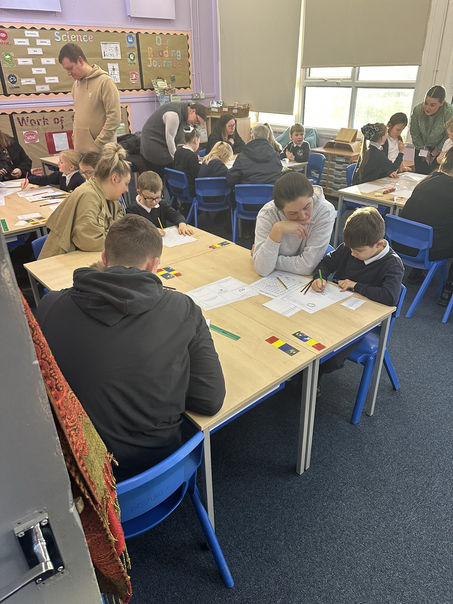 KS2 loved showing off their spelling strategies to their grown ups this morning! Thank you all for coming 📝🌟