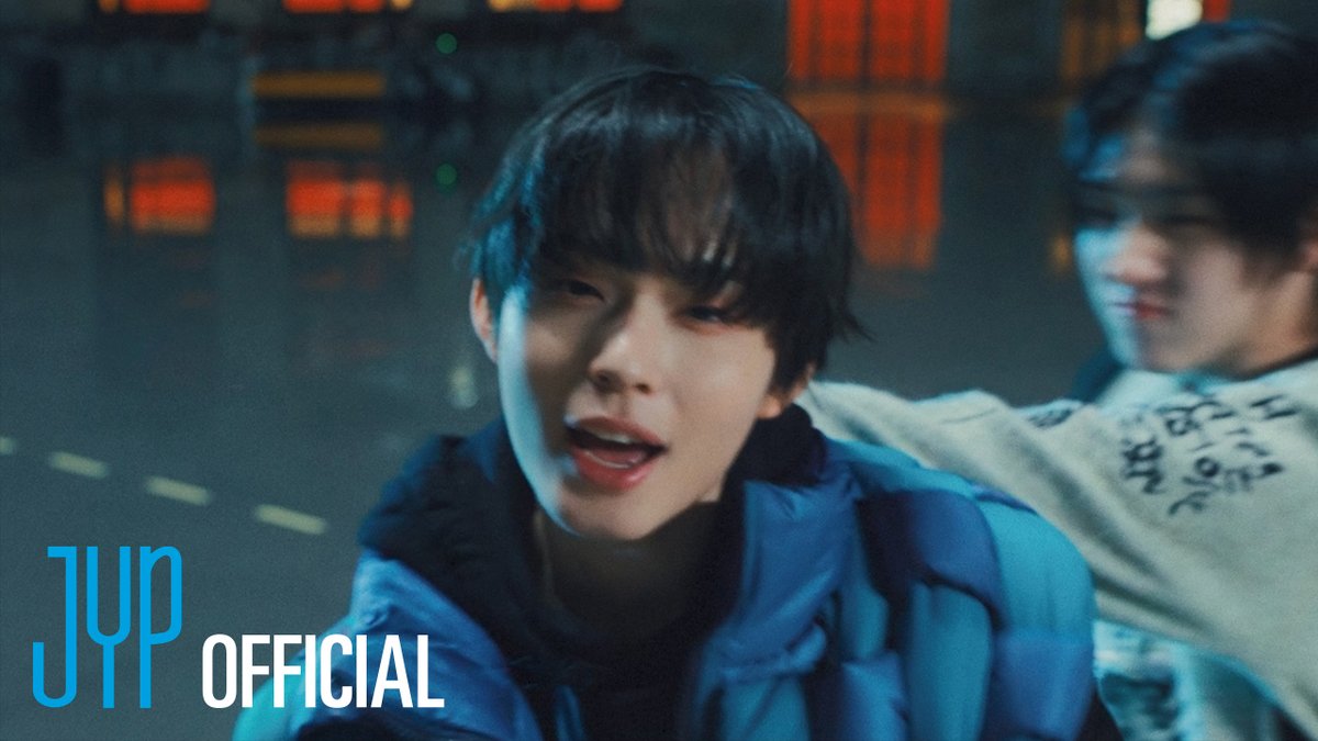 kickflip_jype's tweet photo. KickFlip(킥플립) "Mama Said (뭐가 되려고?)" M/V Teaser 2

https://t.co/YqamnVCU47

KickFlip The 1st Mini Album "Flip it, Kick it!"
2025.1.20 6PM(KST) Release!

#KickFlip #킥플립
#Mama_Said #뭐가되려고
#Flip_it_Kick_it
#KickFlipDebut https://t.co/9AcsQu2DeC