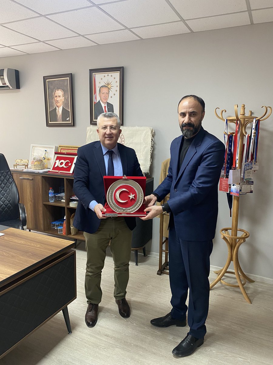 Eğitim Daire Başkanı syn Hacı Ali OKUR’U ziyaret ettik.
Piktes’teki üyelerimizin kesintisiz, sürekli (12 ay) çalışmaları ve Toplu sözleşme farklarının ödenmesi taleplerimizi dile getirdik.
Sayın Başkanımıza Teşekkür ederiz.

<a href="/omercagirici/">Ömer Çağırıcı</a> 
#piktesözelgüvenlik
#güvenlikişsendikası