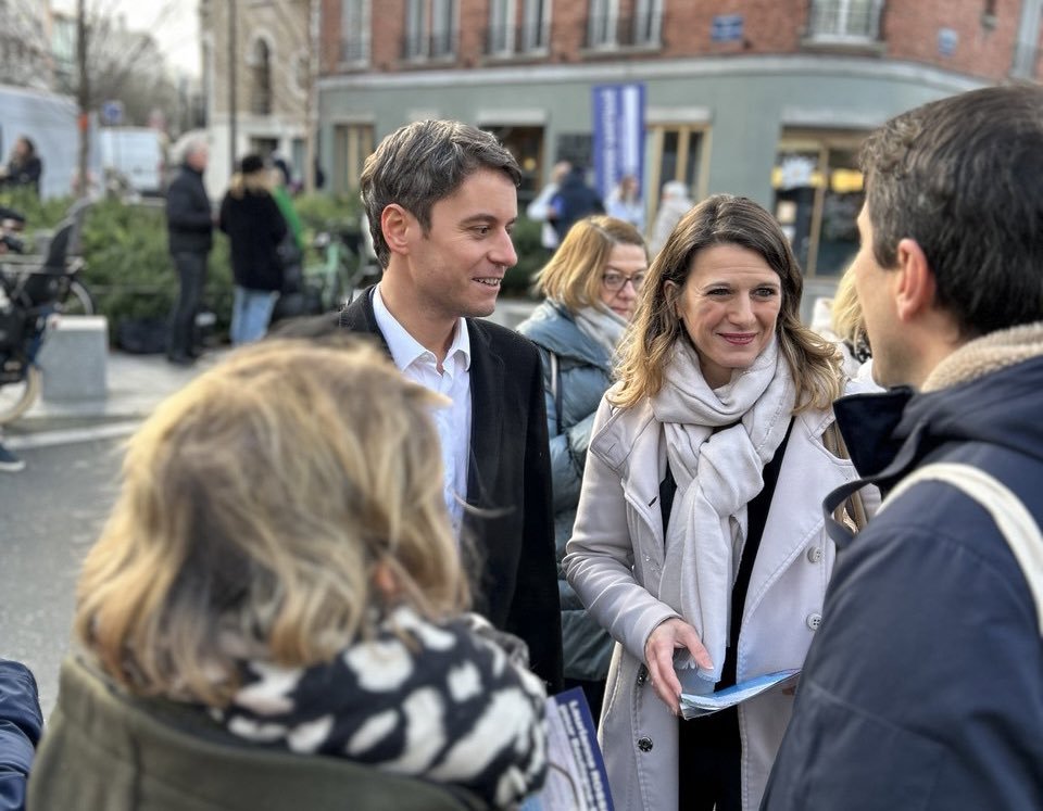 GAttalActu's tweet image. 🇫🇷🏛 « @lauriannerossi est le meilleur choix pour représenter efficacement Boulogne-Billancourt et ses habitants à l'Assemblée Nationale »

— “Boulonnaise depuis 18 ans, son ancrage local et son expérience sont une force” loue @GabrielAttal.

Les 2 et 9 février prochains, votez🙏