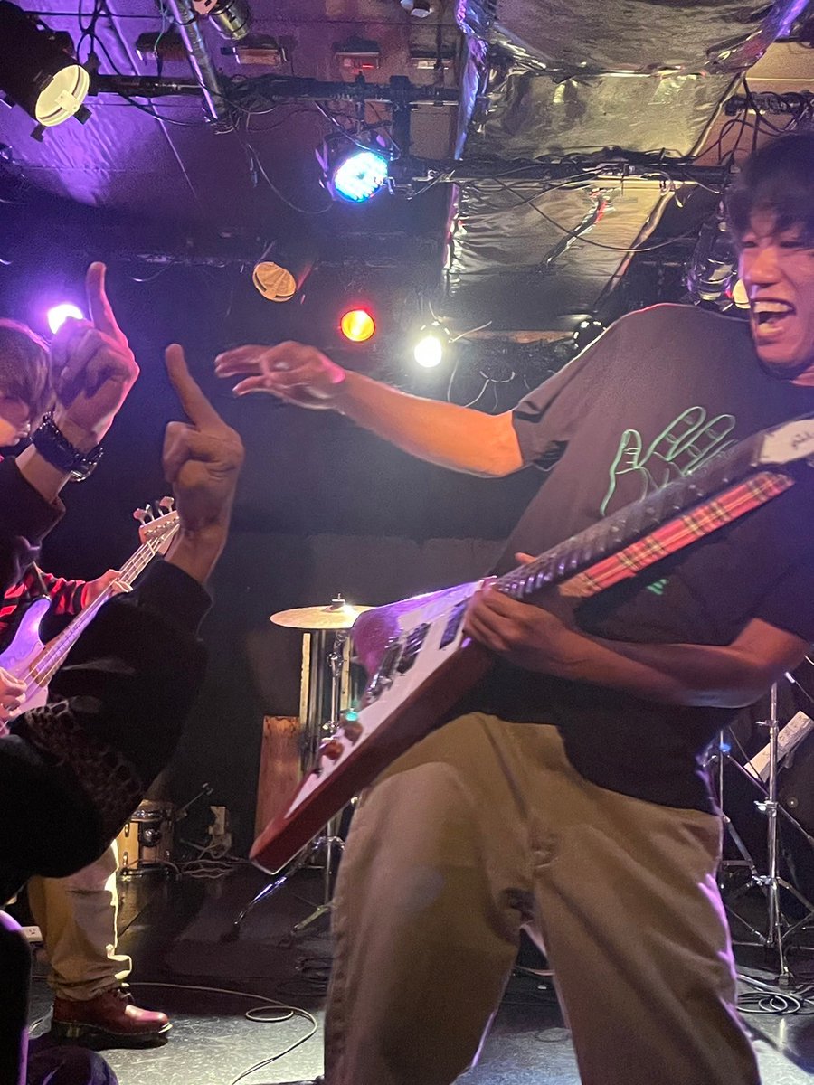 kentalow8050's tweet image. 昨日のFREEWING企画ありがとうございました。
楽しかった！が一杯でした。
自分らのLIVEは勿論、出演者全て楽しいって中々無いっすからね。素敵な夜でした。
今日の筋肉痛が楽しさの証明ですよ。
藤原夫妻本当におめでとう。夢を叶え続けてね。

 #FREEWING